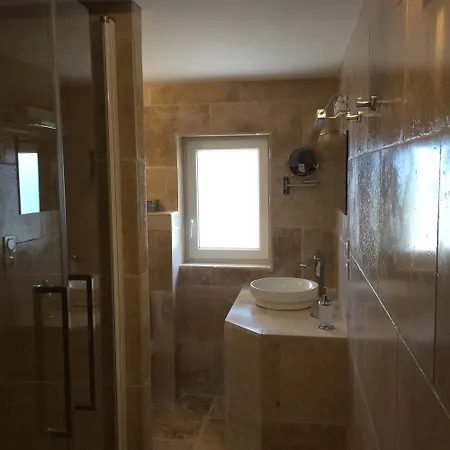 Chambres D'hotes La Ferme Du Gros Noyer Bed and Breakfast Malaucène